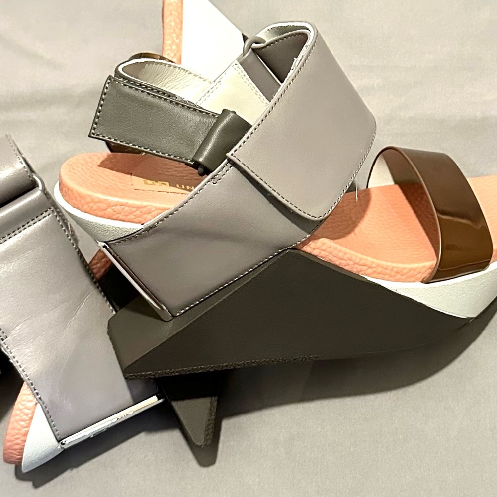 Stylish Gray and Pink Women's Wedge Sandals United Nude - Picture 9 of 11